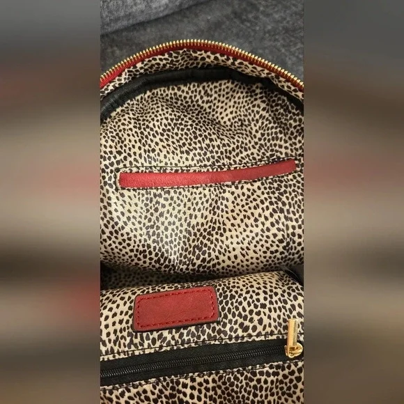 Quilted Zipper Small Backpack - Picture 8 of 8